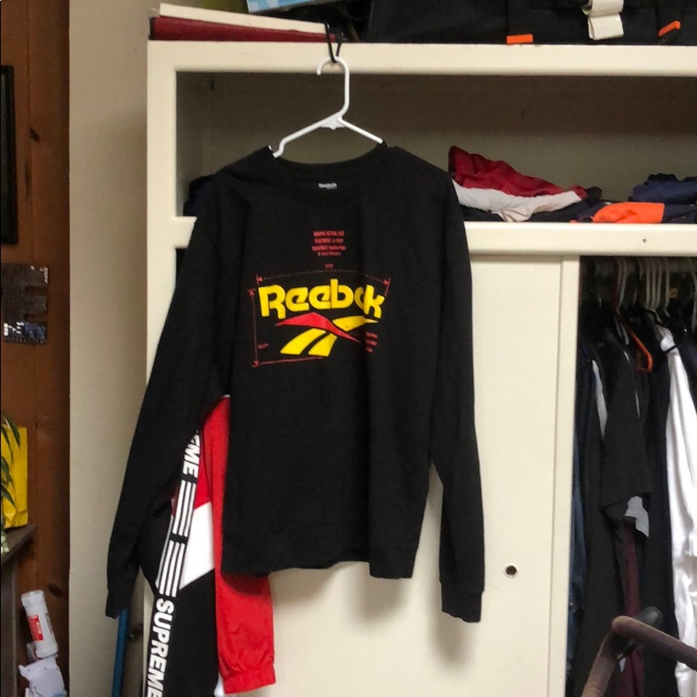 Men’s Reebok crew sweater